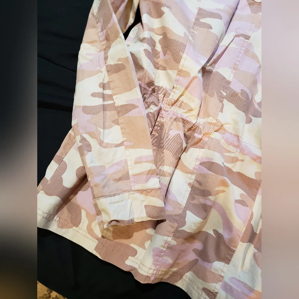 New look • size small • womens pink camo jacket - Picture 7 of 8